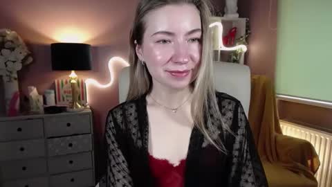 Mia online show from February 2, 10:56 am