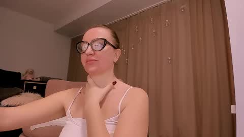 Alicia online show from February 15, 10:44 am