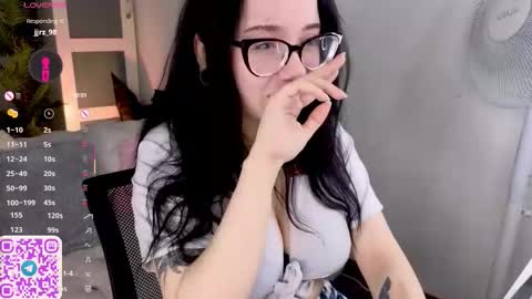 Mia  online show from November 27, 6:54 am