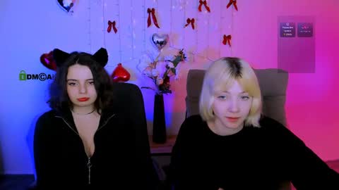 mia_mooon_ online show from April 18, 9:11 am