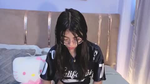 Mia online show from July 24, 12:24 pm
