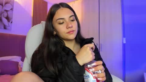 Mia Nevaeh - follow me online show from October 26, 10:31 pm