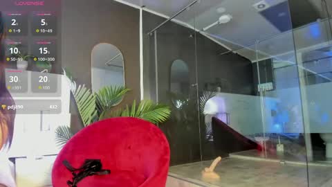 Mia online show from March 27, 4:29 am