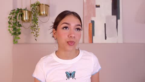 mia_oconner online show from January 14, 11:31 am