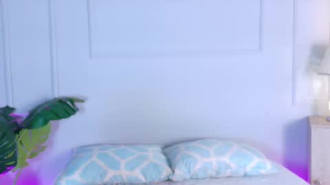 mia_oconner online show from September 16, 7:50 pm