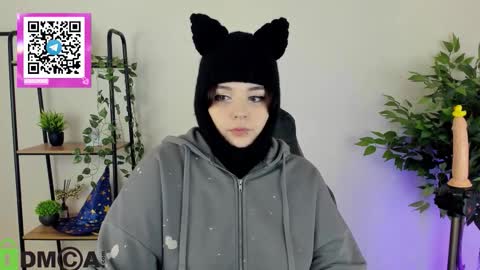 Mia online show from January 15, 1:25 am