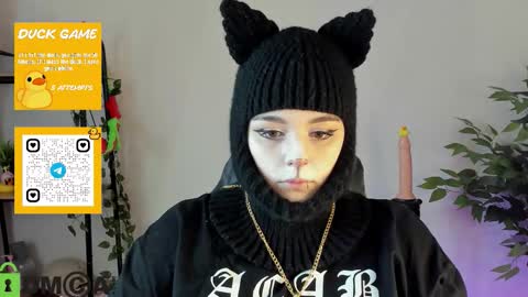 Mia online show from January 17, 1:59 am