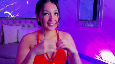 Mia online show from September 20, 8:45 pm