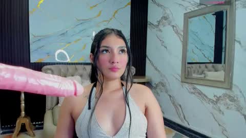 Mia online show from September 23, 7:20 pm