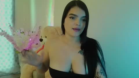 mia_thopsom online show from February 25, 3:26 pm
