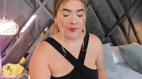 mia vixenn  online show from January 10, 11:21 pm