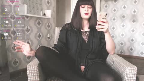 Snapshot of mia_wallase chatting on March 3, 7:10 am mia_wallase online show from March 3, 7:10 am