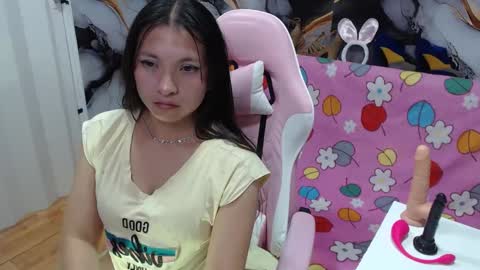 mia_wetts online show from October 3, 9:23 pm