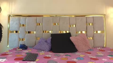 mia_wetts online show from November 6, 7:17 pm