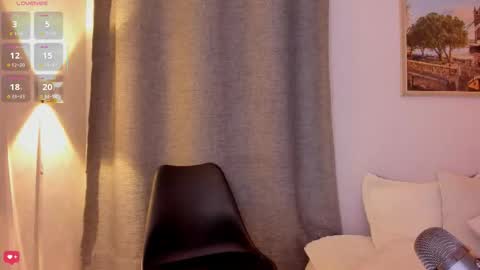 Mia White  online show from November 25, 1:54 pm