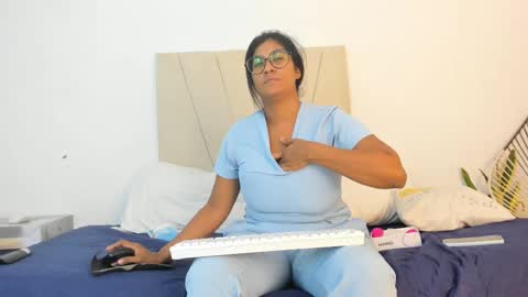 Mia  online show from October 7, 12:12 pm