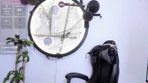 Mia online show from October 27, 3:12 pm