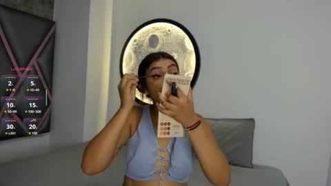 Mia online show from September 18, 11:47 am