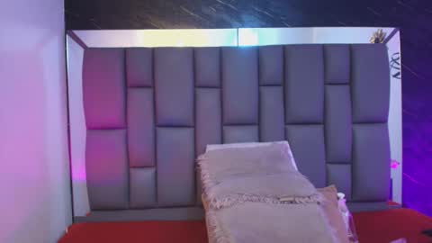 Mia online show from February 17, 12:04 pm