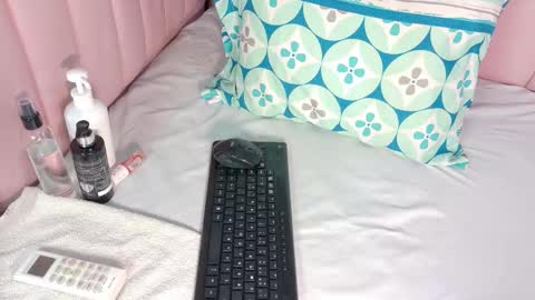 miaaffox online show from March 3, 3:35 am