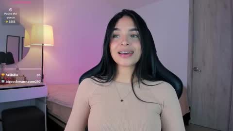 Mia online show from September 30, 7:46 pm