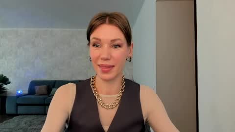Mia online show from May 8, 5:24 am