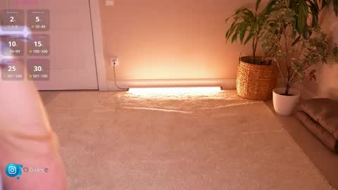 miablueye online show from November 6, 3:37 pm