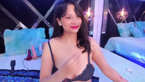 Mia online show from March 6, 2:43 am