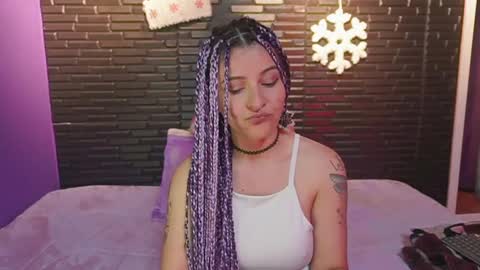 Mia online show from December 7, 4:37 am