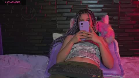 Mia online show from December 6, 5:03 am