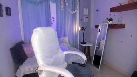 Mia online show from November 6, 10:35 pm