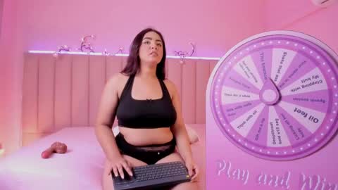 miafarrog online show from April 13, 8:46 pm