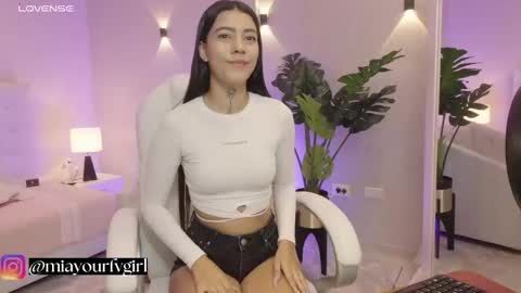 Snapshot of miagomez1 chatting on September 11, 1:34 pm Mia Gomez online show from September 11, 1:34 pm