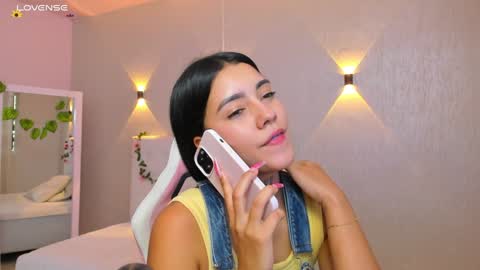 Snapshot of miagomez1 chatting on January 29, 6:39 pm Mia Gomez online show from January 29, 6:39 pm