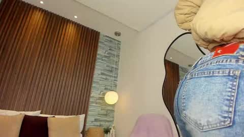 miagomezx online show from October 5, 7:43 pm