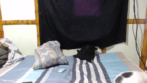 Mia  Sam online show from October 6, 8:37 pm