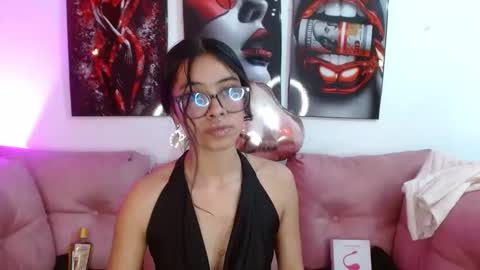 miahotcs online show from December 20, 3:41 pm