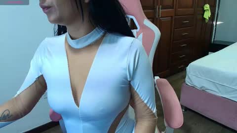 MIA HOTMEZ online show from October 18, 1:59 pm