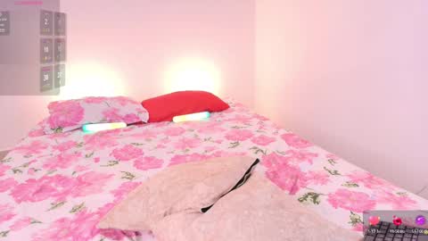 miajones5 online show from September 12, 4:25 am