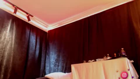 Mia online show from March 25, 12:28 am