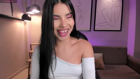 Call me Mia  online show from October 1, 7:46 pm