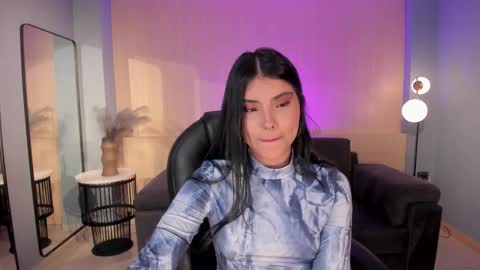 Call me Mia  online show from October 25, 7:25 pm