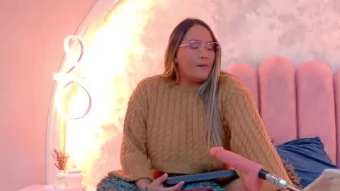 Mia online show from April 11, 6:40 am