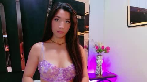 mialovelyn online show from April 16, 8:42 pm