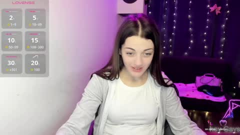 mialune01 online show from March 23, 8:19 am