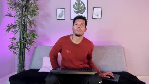 Mia online show from March 2, 6:51 pm