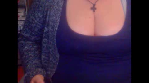 Snapshot of miamimistress chatting on March 5, 8:21 am maya online show from March 5, 8:21 am