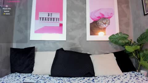 Mia online show from January 6, 8:24 pm