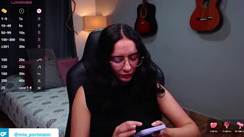Snapshot of miaportman chatting on January 11, 3:42 pm MIAPORTMANN online show from January 11, 3:42 pm