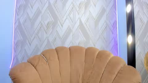 Mia Quevedo online show from February 14, 9:10 pm